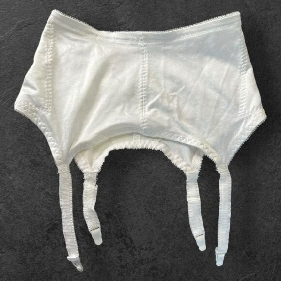 Vintage Cabernet Firm Control Garter Belt – Made in USA (M) - Picture 2 of 5